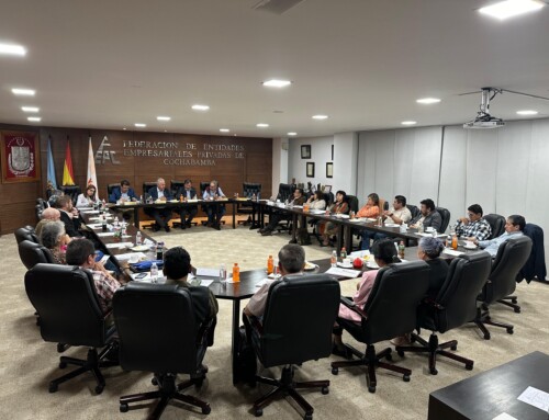 FEPC entrega plan de desarrollo socioeconómico al Gobernador de Cochabamba