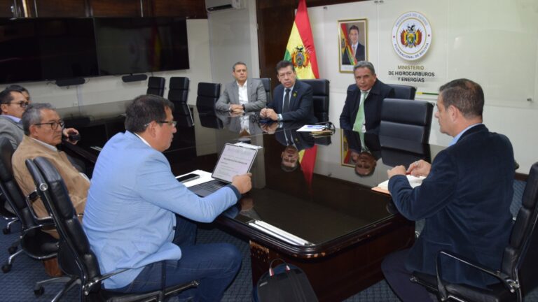 EMPRESARIOS Y MINISTERIO DE HIDROCARBUROS Y ENERGÍA ABREN EL DIÁLOGO PARA BOLIVIANIZAR EL PRECIO DEL GAS Y DAR ESTABILIDAD A LA INDUSTRIA NACIONAL